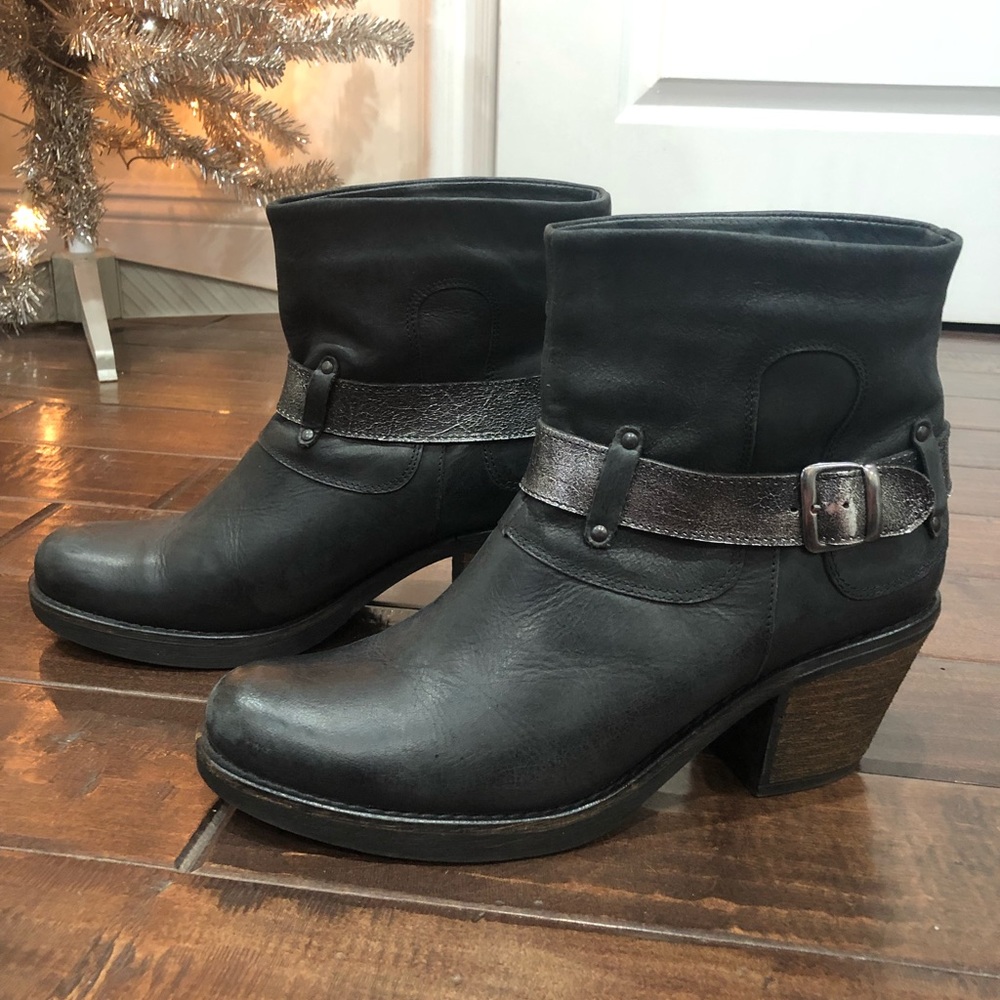 Eric Michael Leather Black Ankle Boots